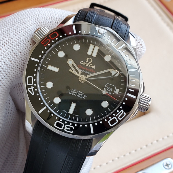 オメガ時計側面デザイン